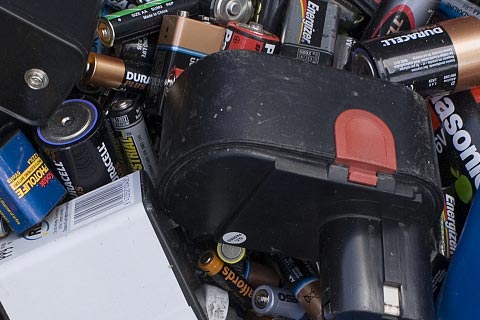 废旧电池片回收价格,废旧蓄电瓶回收,废动力电池回收